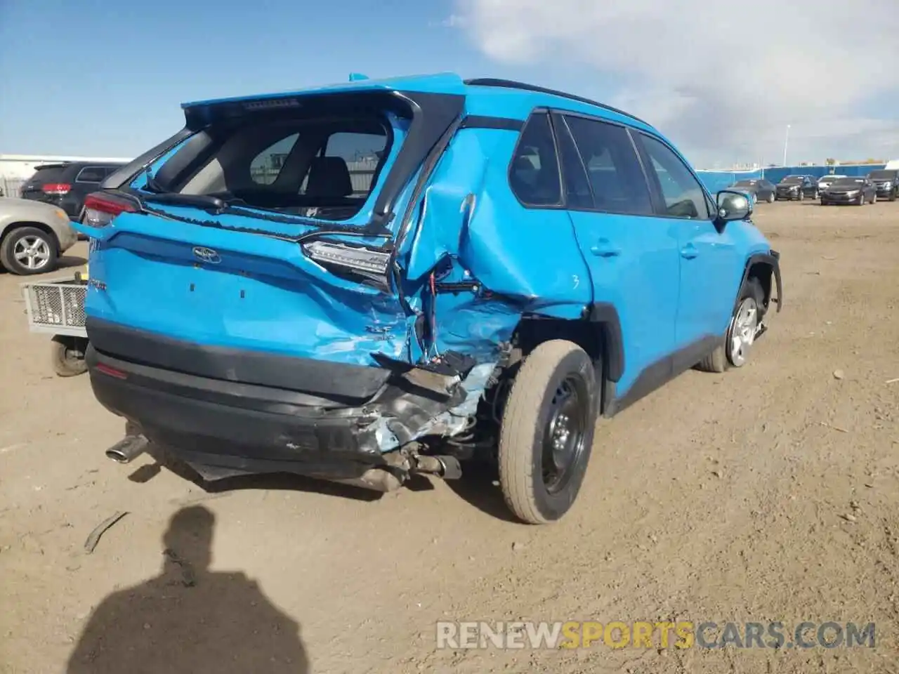 9 Photograph of a damaged car JTMP1RFV1KJ020547 TOYOTA RAV4 2019