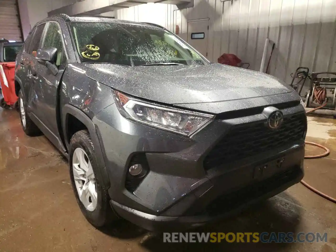 1 Photograph of a damaged car JTMP1RFV2KD008809 TOYOTA RAV4 2019