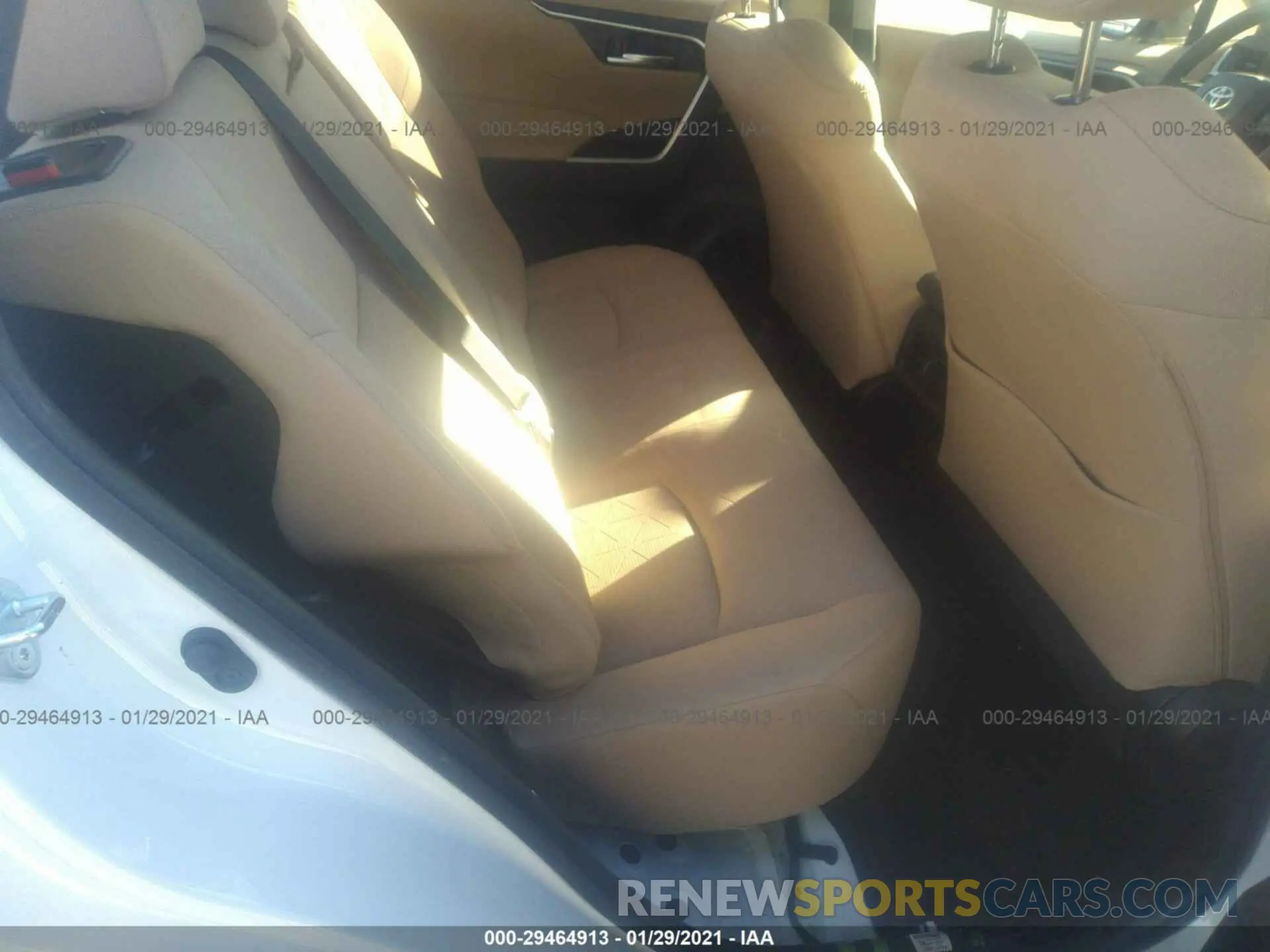 8 Photograph of a damaged car JTMP1RFV2KD016585 TOYOTA RAV4 2019