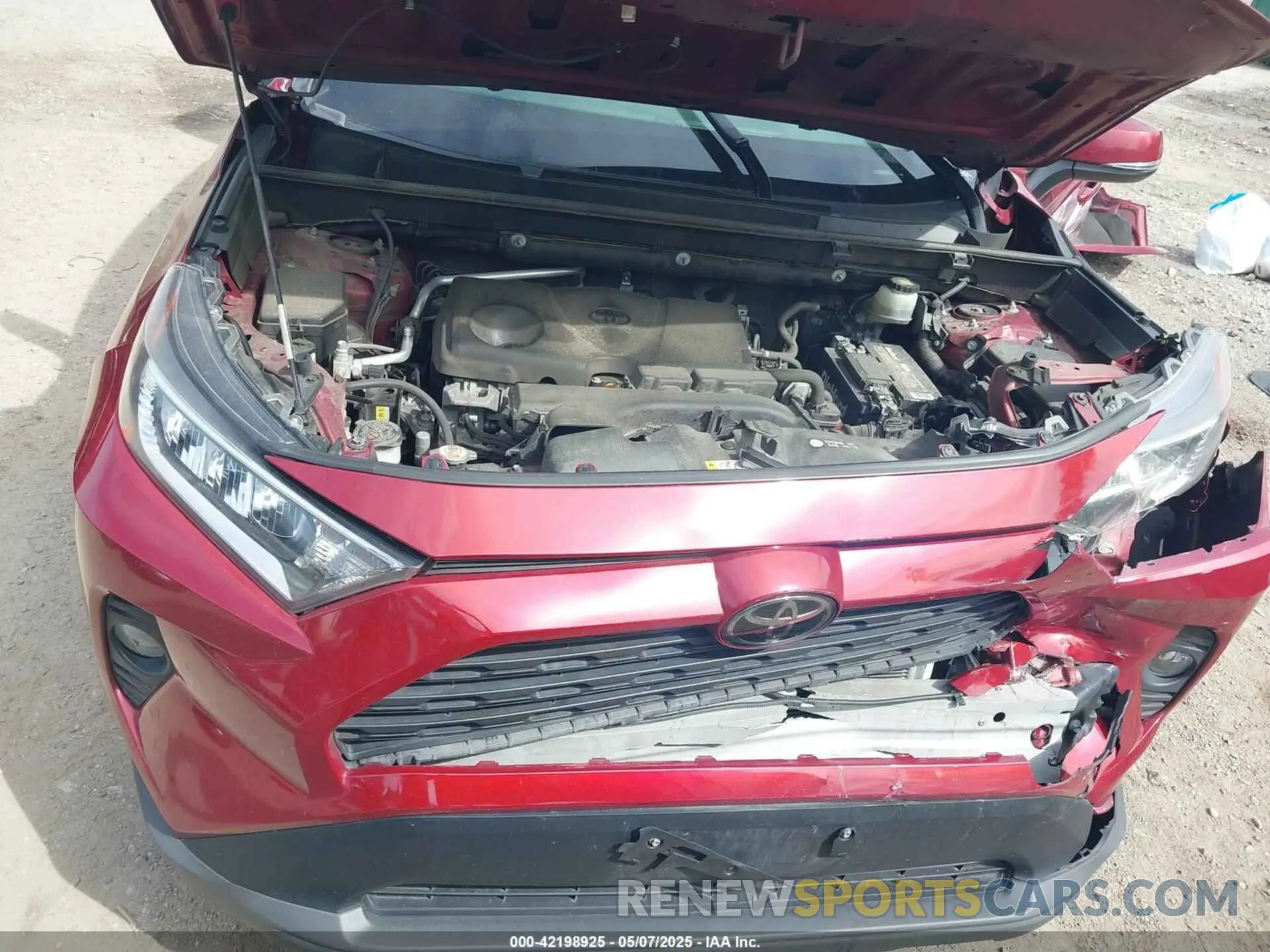 10 Photograph of a damaged car JTMP1RFV2KD021348 TOYOTA RAV4 2019