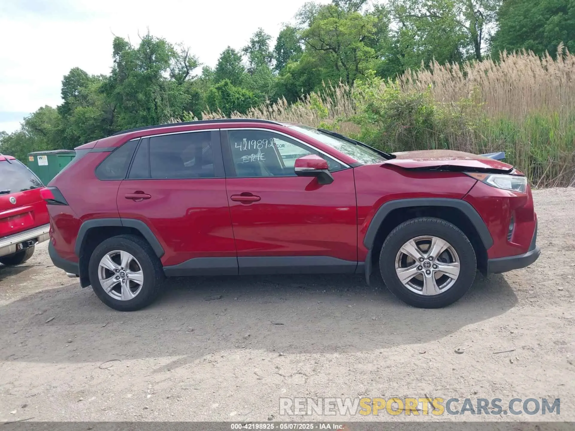 13 Photograph of a damaged car JTMP1RFV2KD021348 TOYOTA RAV4 2019