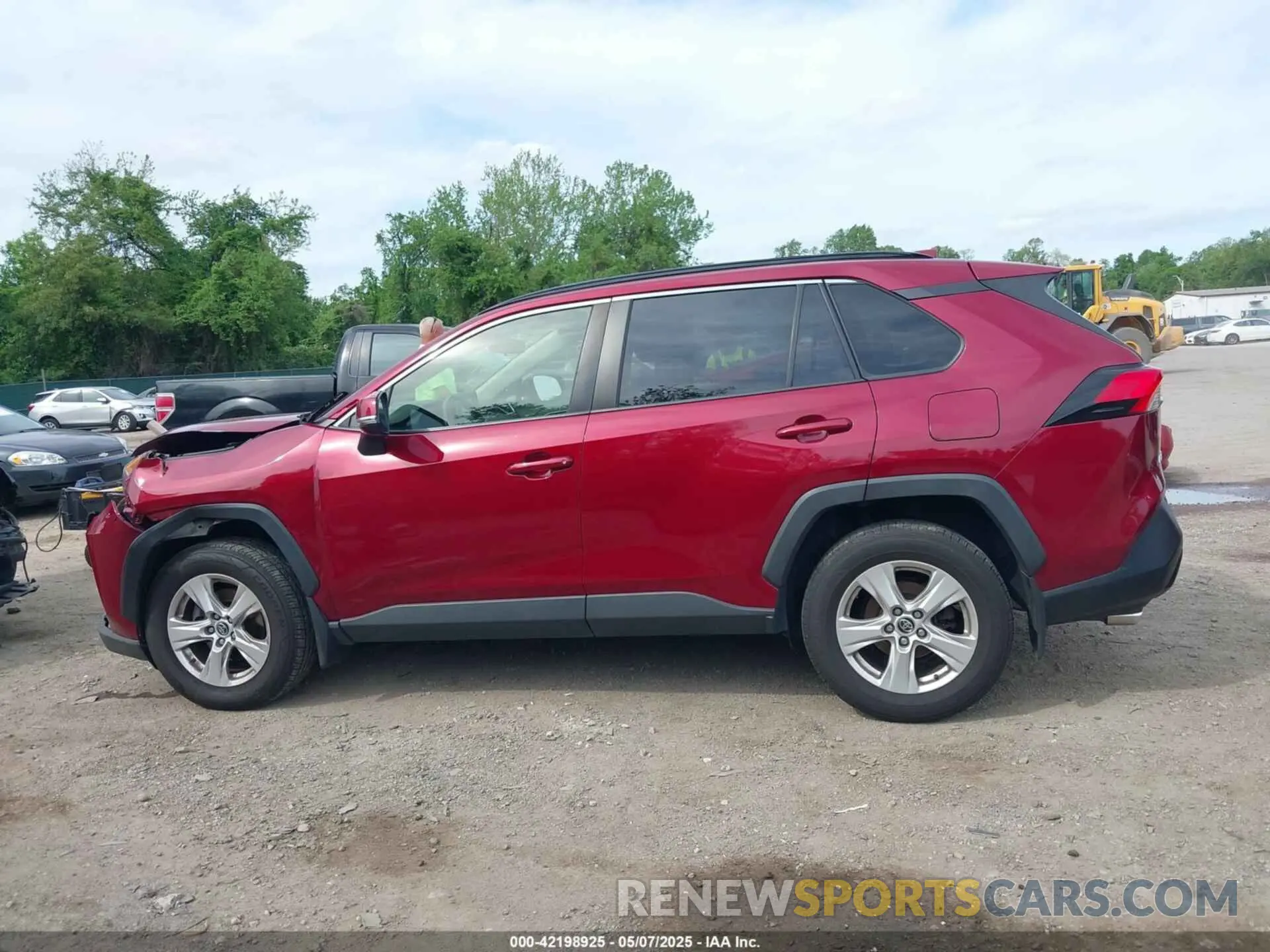 14 Photograph of a damaged car JTMP1RFV2KD021348 TOYOTA RAV4 2019