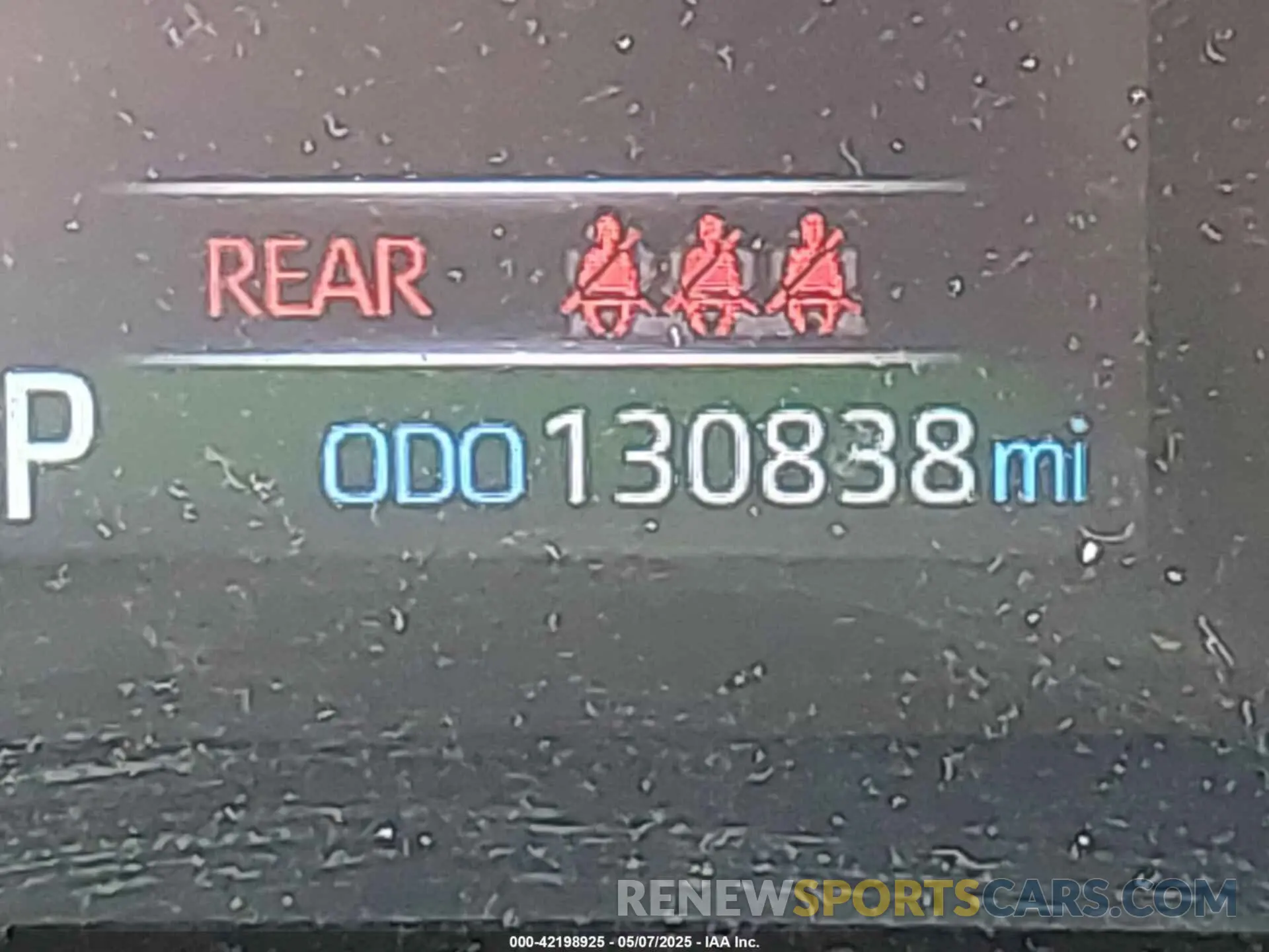 15 Photograph of a damaged car JTMP1RFV2KD021348 TOYOTA RAV4 2019