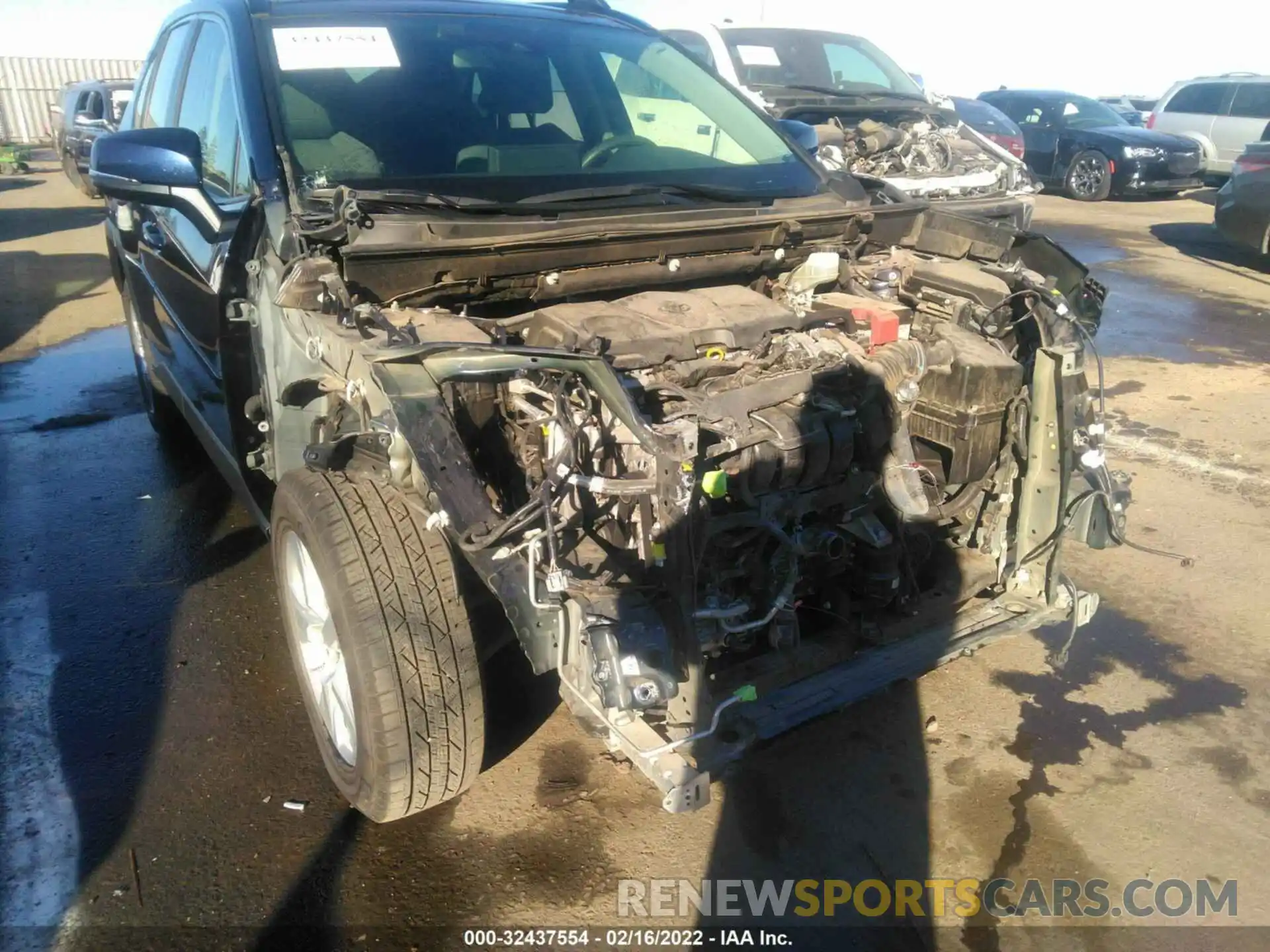 6 Photograph of a damaged car JTMP1RFV2KD022709 TOYOTA RAV4 2019