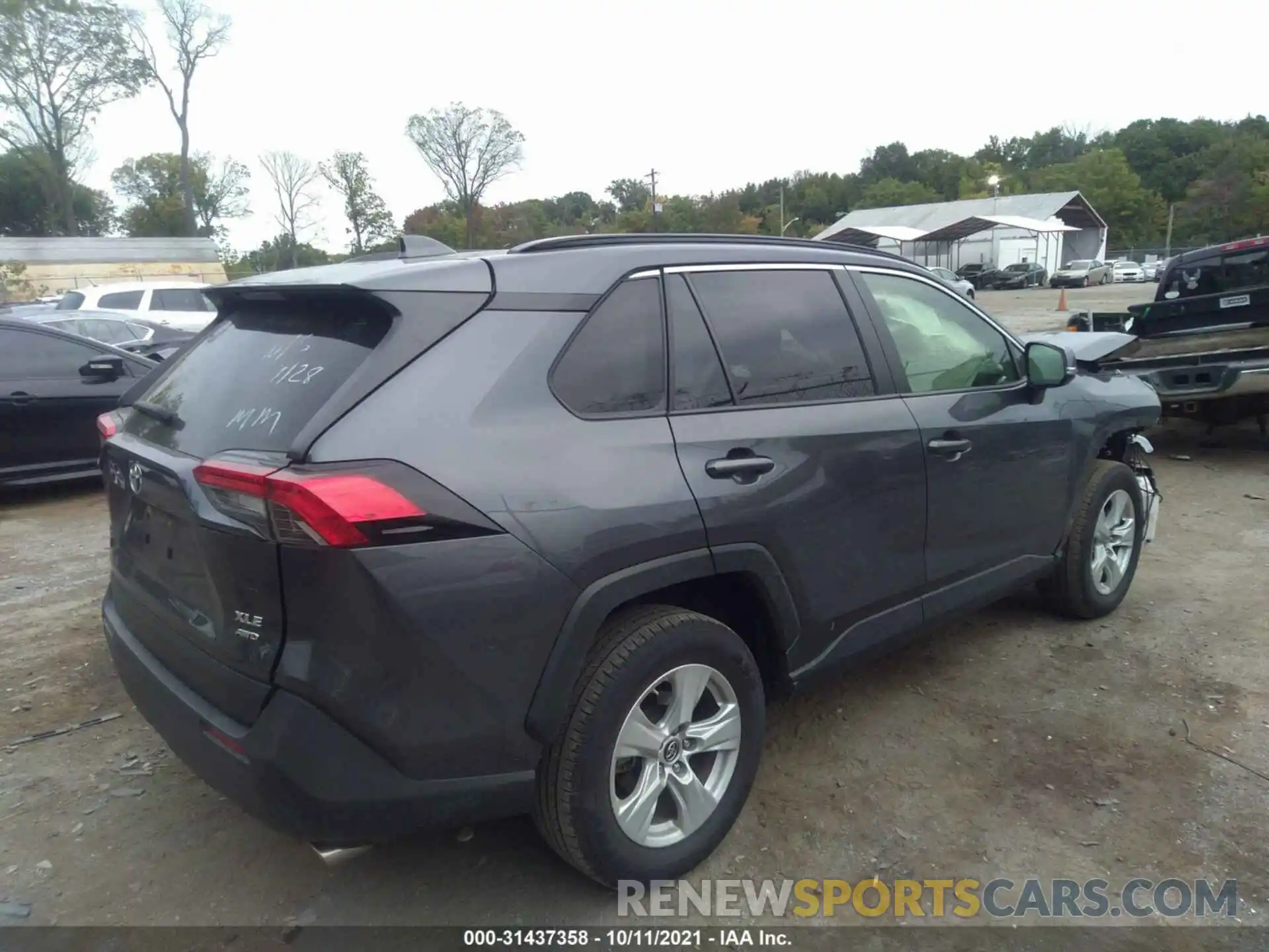 4 Photograph of a damaged car JTMP1RFV2KD037100 TOYOTA RAV4 2019