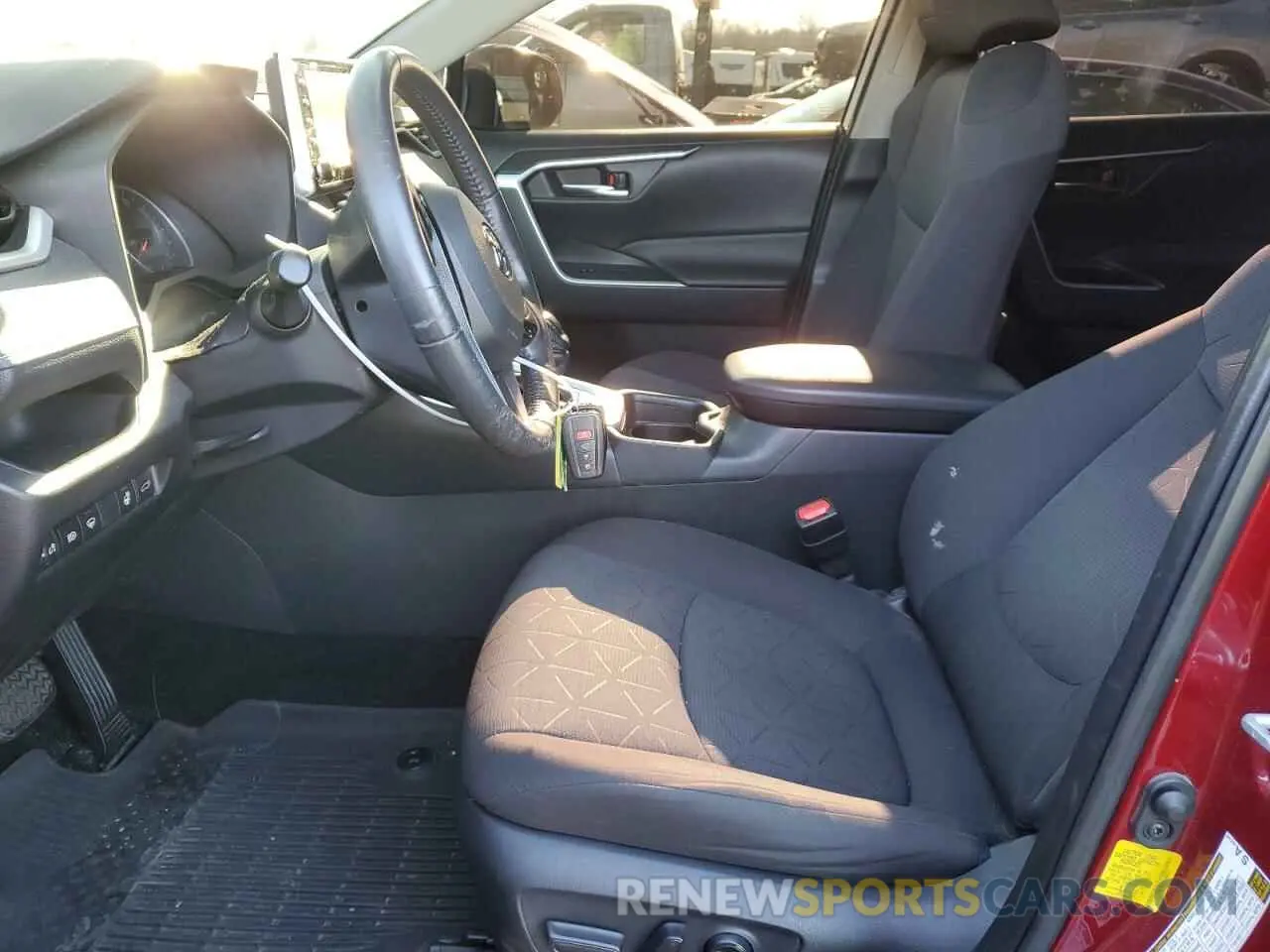 7 Photograph of a damaged car JTMP1RFV2KD039171 TOYOTA RAV4 2019