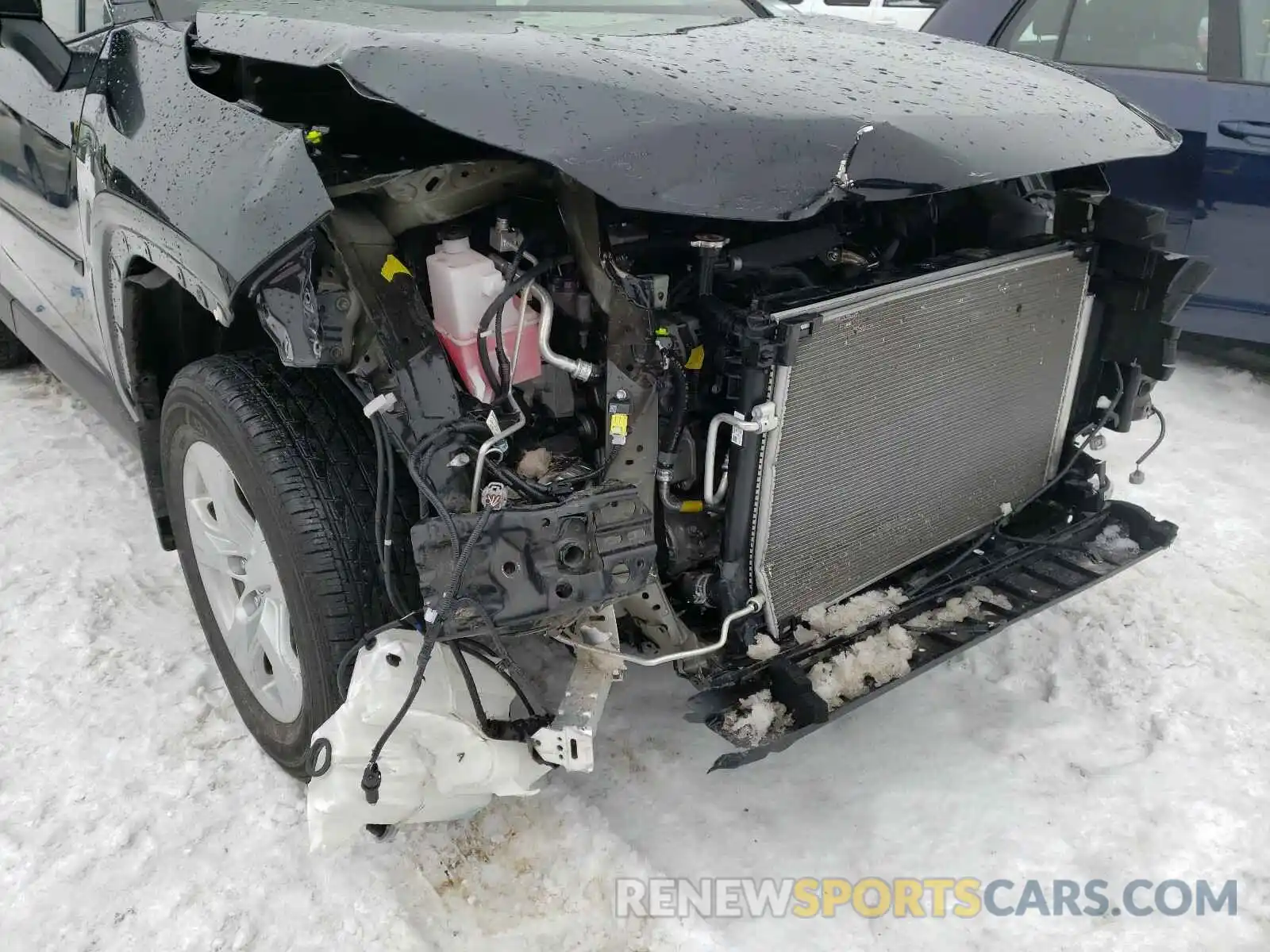 9 Photograph of a damaged car JTMP1RFV2KD042295 TOYOTA RAV4 2019