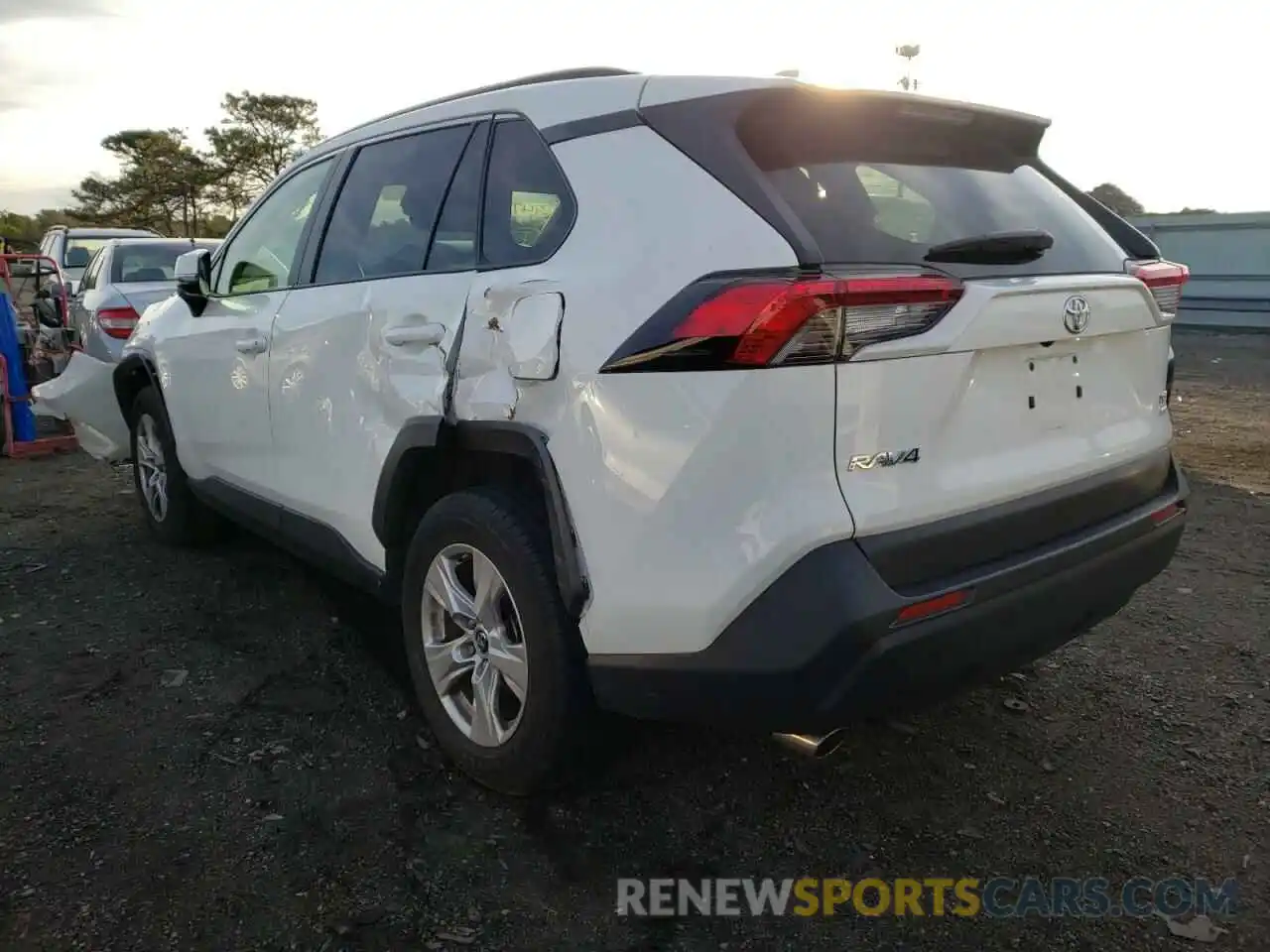 3 Photograph of a damaged car JTMP1RFV2KJ012568 TOYOTA RAV4 2019