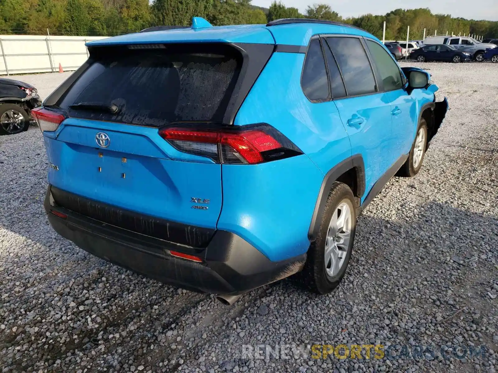 4 Photograph of a damaged car JTMP1RFV3KD012190 TOYOTA RAV4 2019