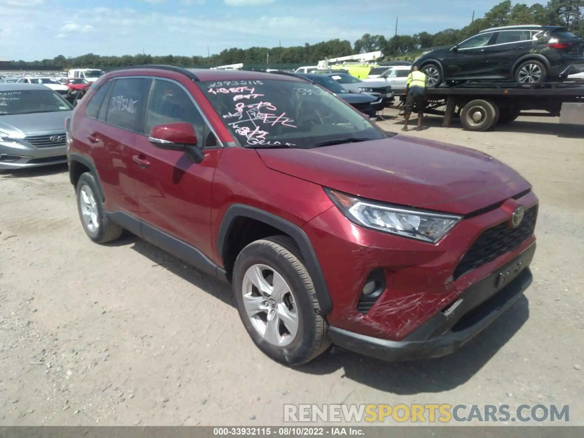 1 Photograph of a damaged car JTMP1RFV3KD013405 TOYOTA RAV4 2019