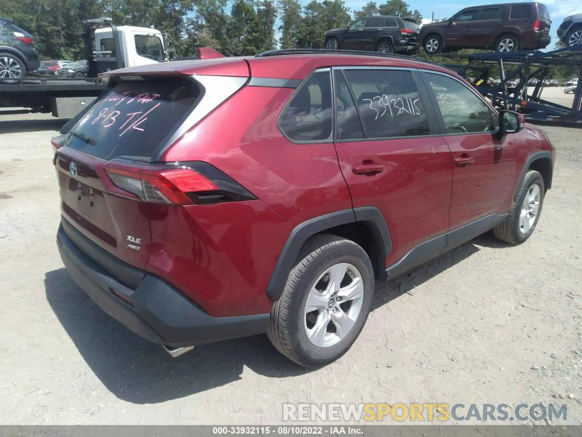 4 Photograph of a damaged car JTMP1RFV3KD013405 TOYOTA RAV4 2019