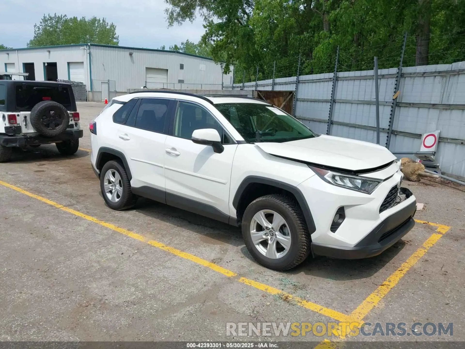 1 Photograph of a damaged car JTMP1RFV3KD046162 TOYOTA RAV4 2019