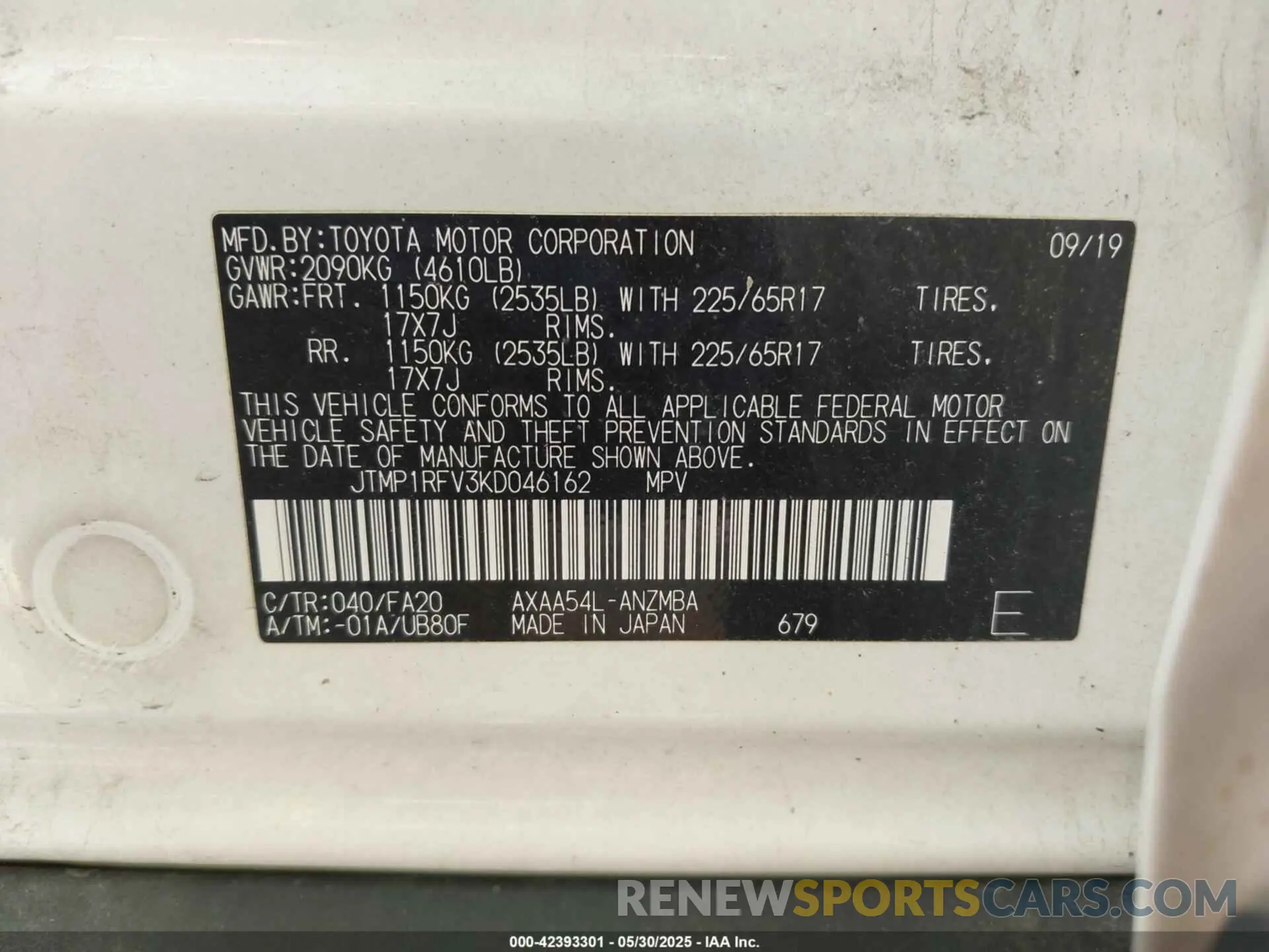 9 Photograph of a damaged car JTMP1RFV3KD046162 TOYOTA RAV4 2019