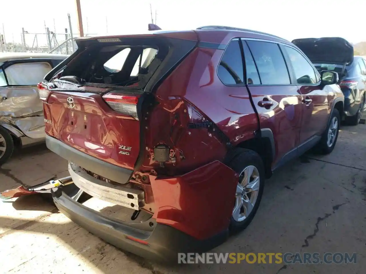 4 Photograph of a damaged car JTMP1RFV3KJ009601 TOYOTA RAV4 2019