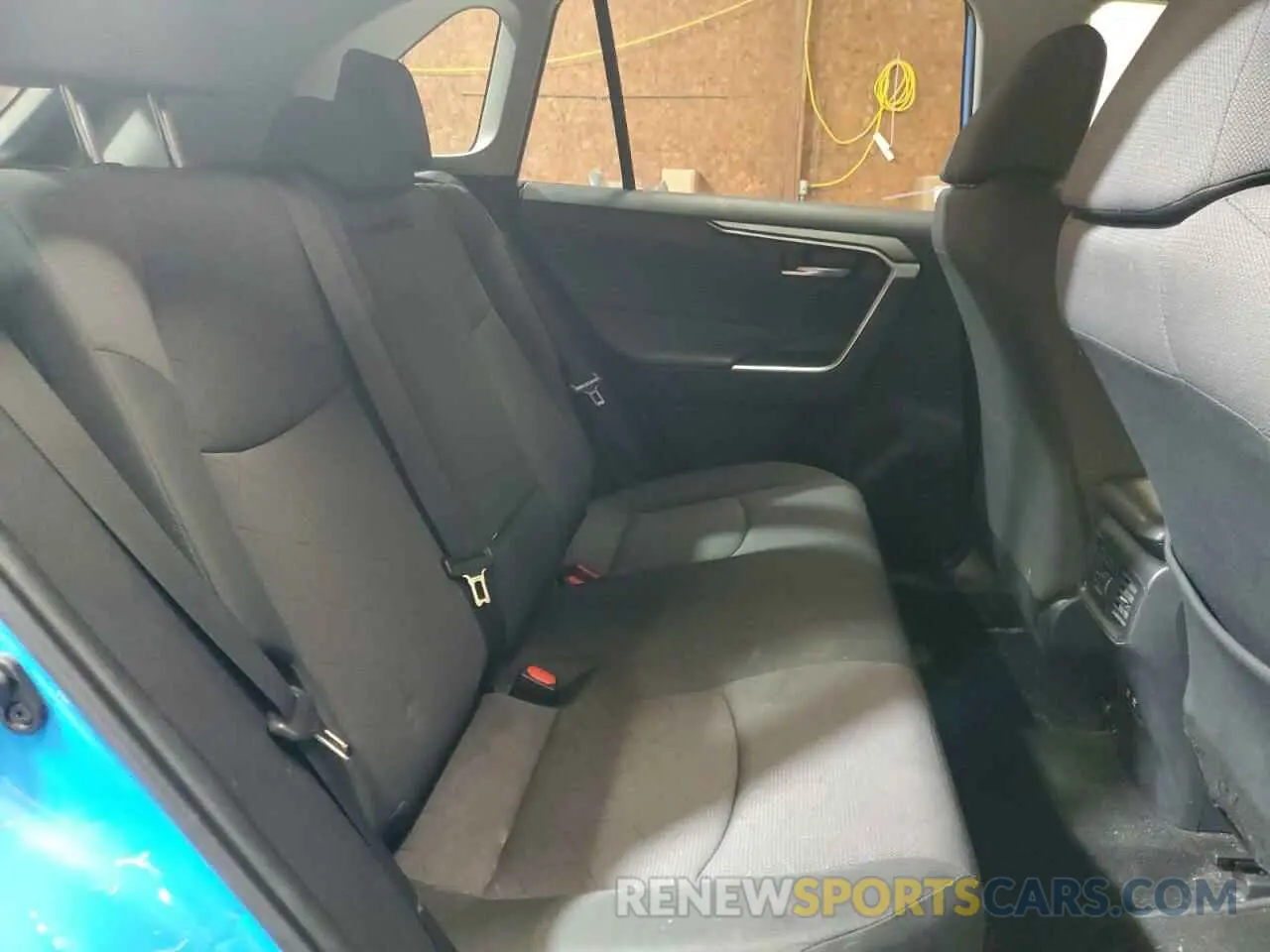 11 Photograph of a damaged car JTMP1RFV3KJ013180 TOYOTA RAV4 2019