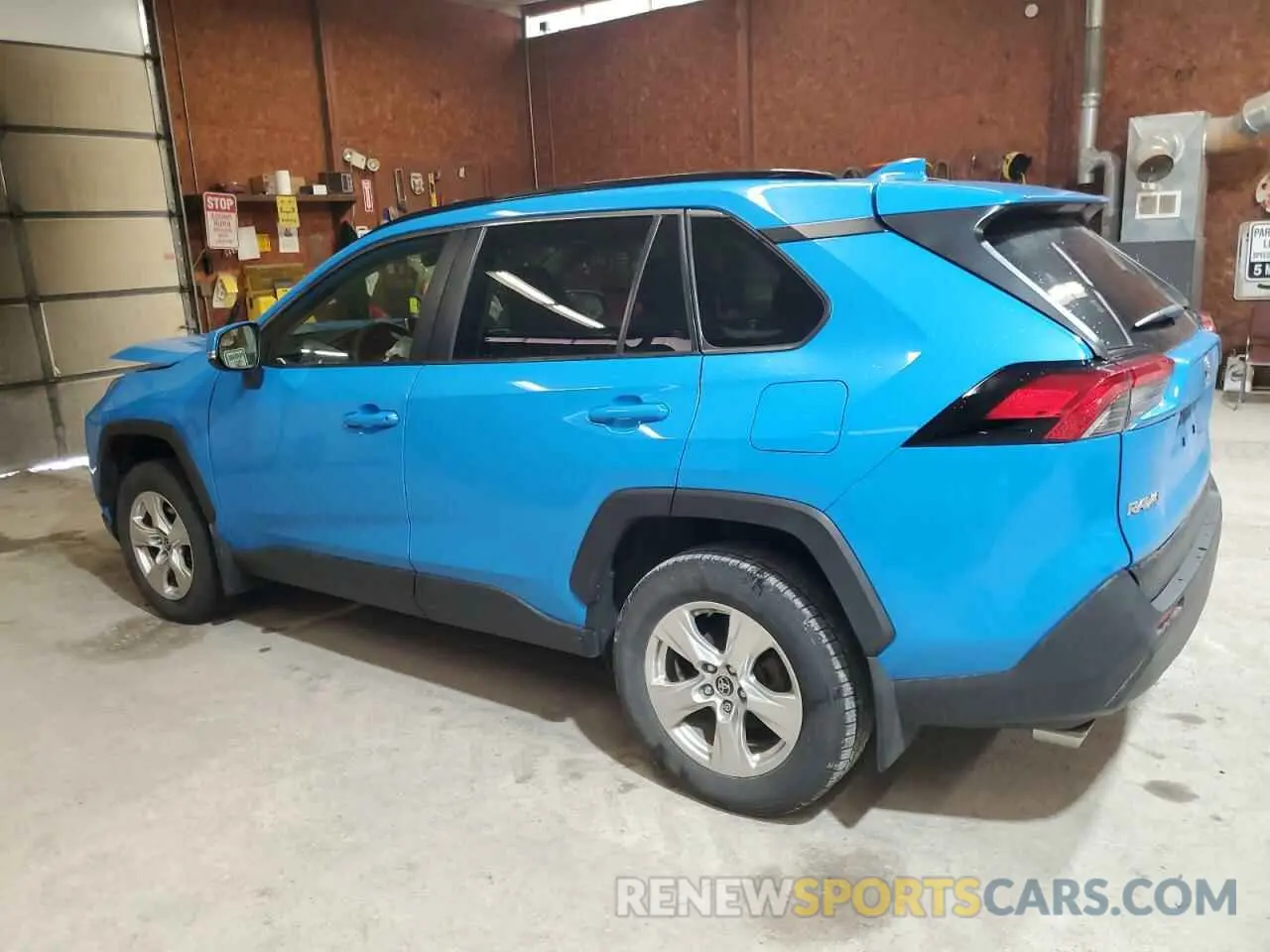 2 Photograph of a damaged car JTMP1RFV3KJ013180 TOYOTA RAV4 2019