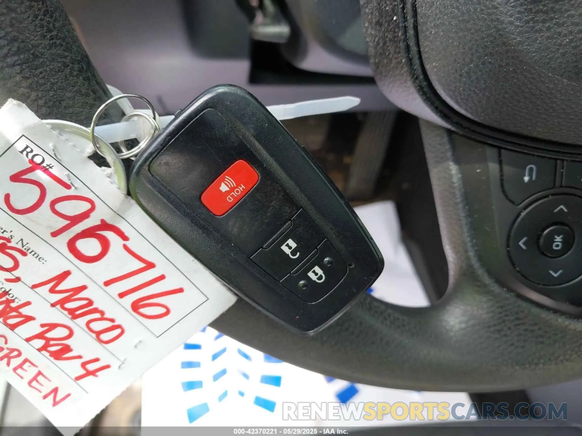 11 Photograph of a damaged car JTMP1RFV3KJ015267 TOYOTA RAV4 2019