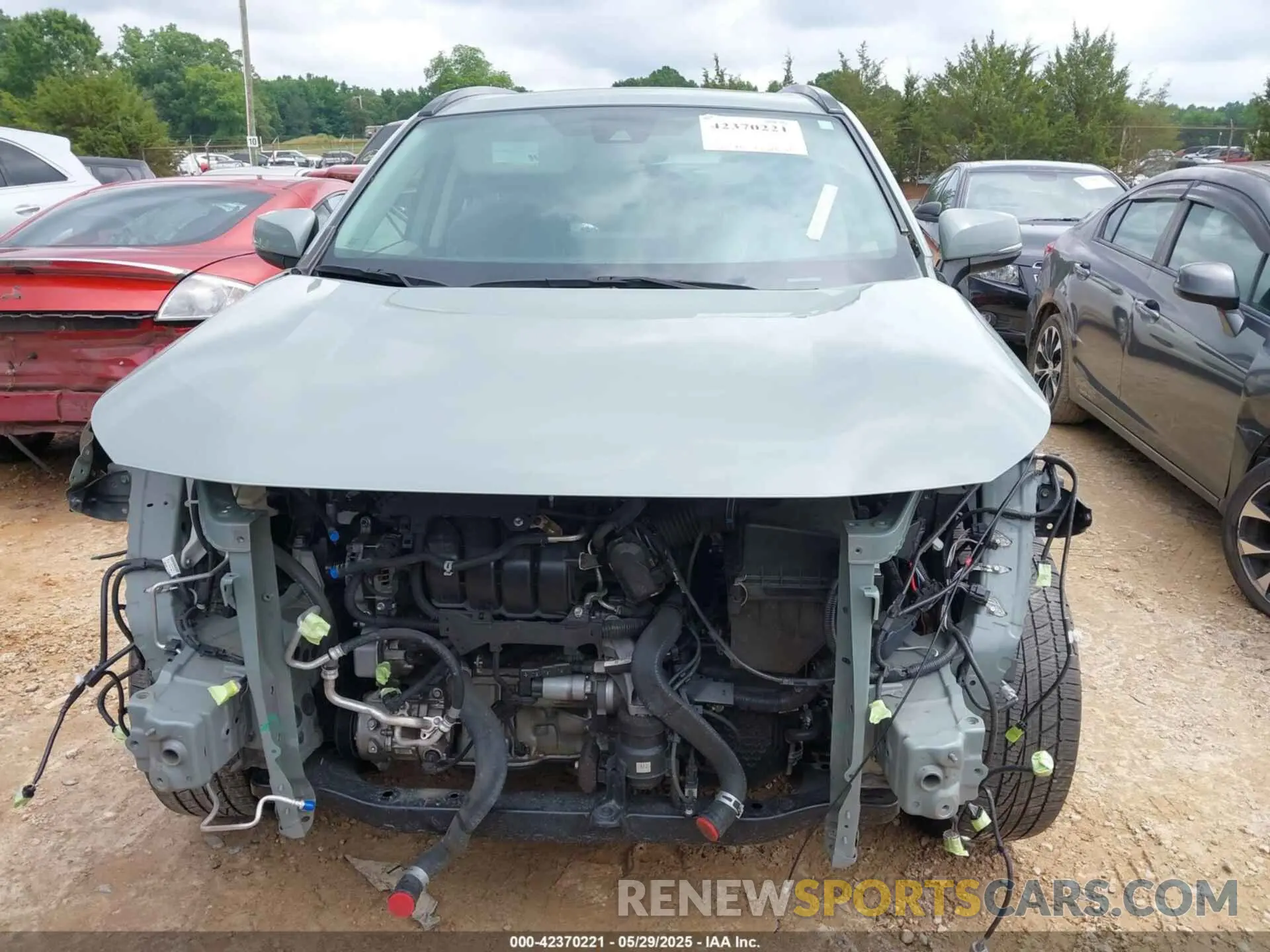 12 Photograph of a damaged car JTMP1RFV3KJ015267 TOYOTA RAV4 2019