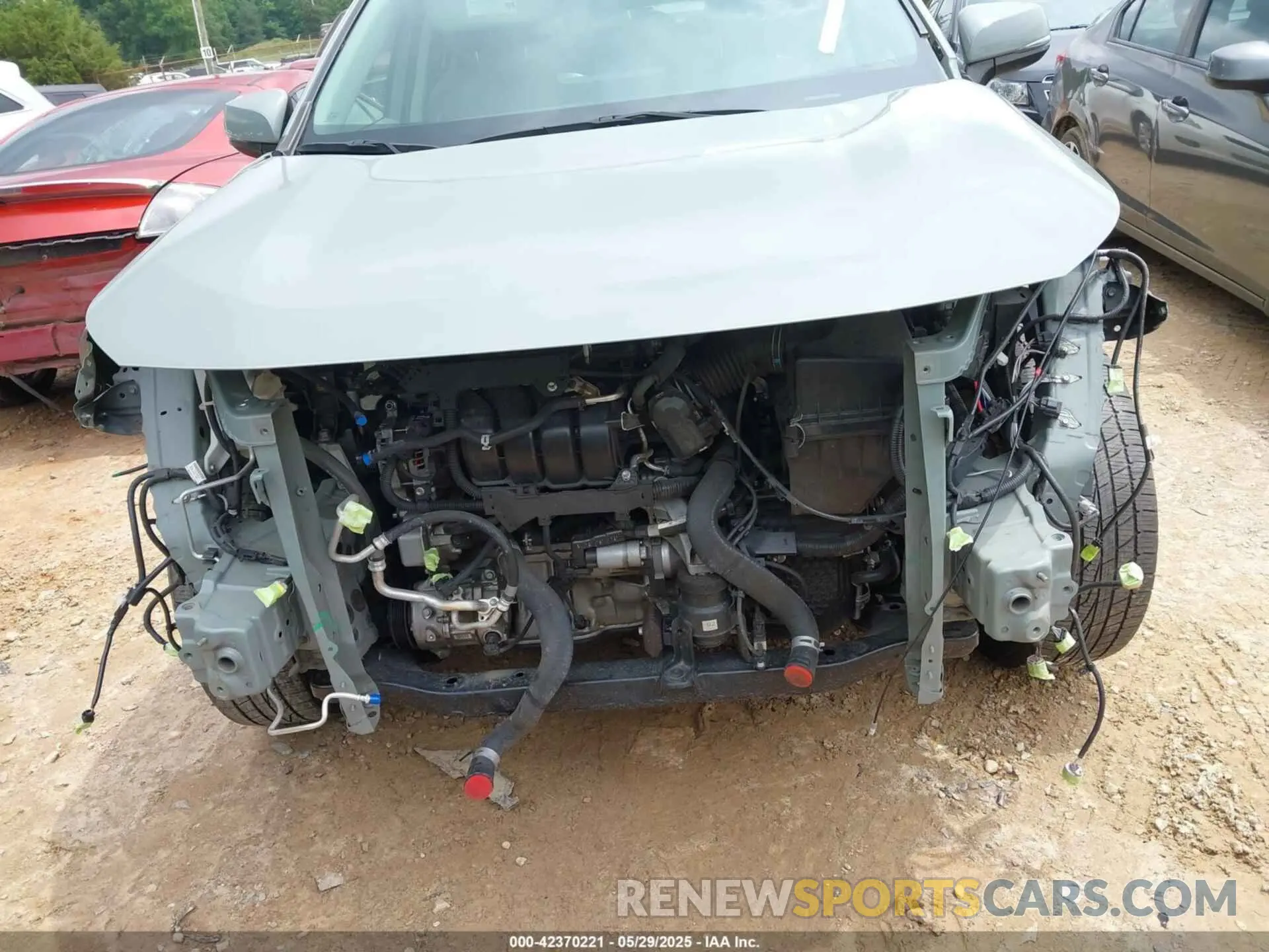 17 Photograph of a damaged car JTMP1RFV3KJ015267 TOYOTA RAV4 2019