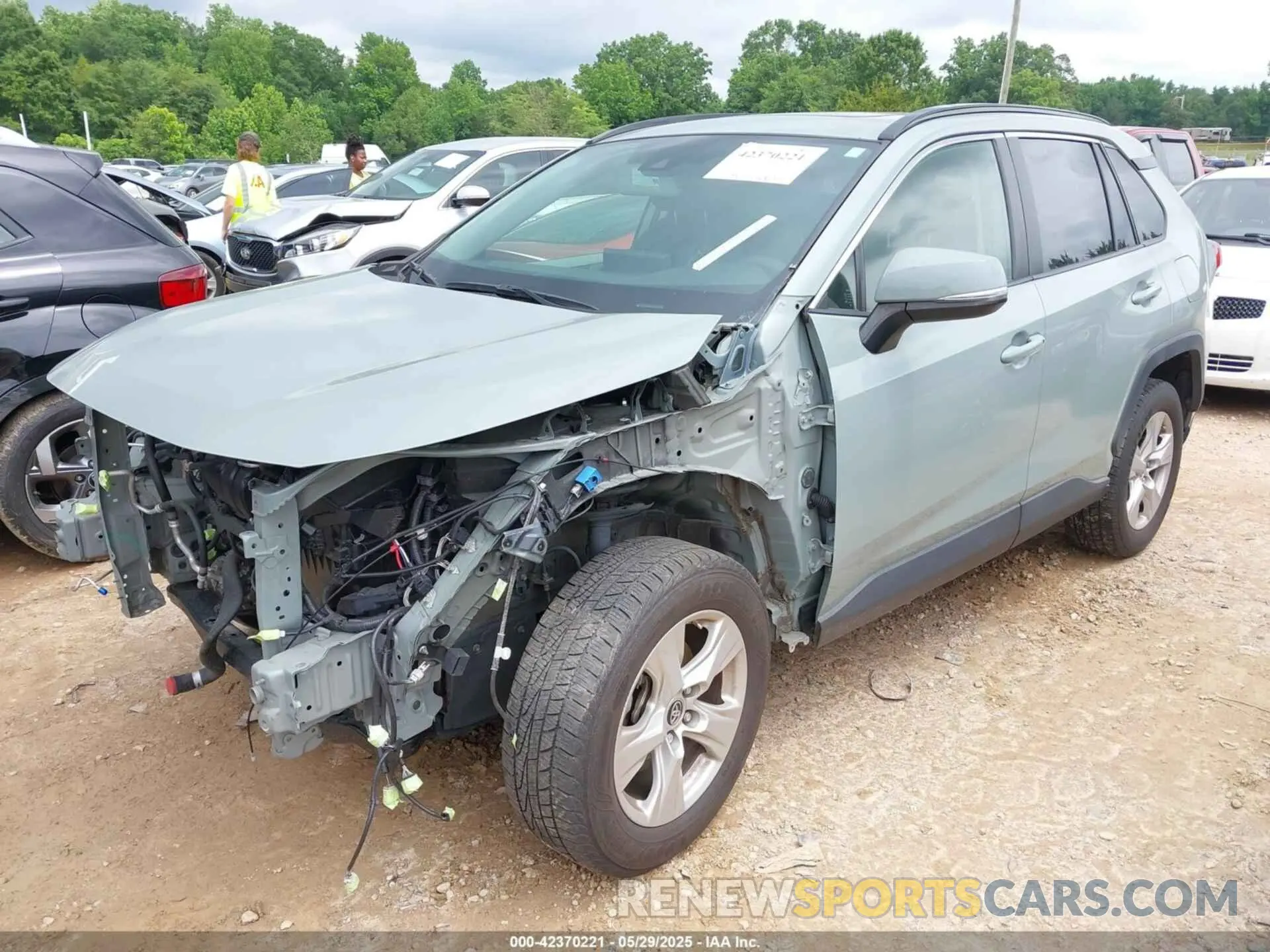 2 Photograph of a damaged car JTMP1RFV3KJ015267 TOYOTA RAV4 2019