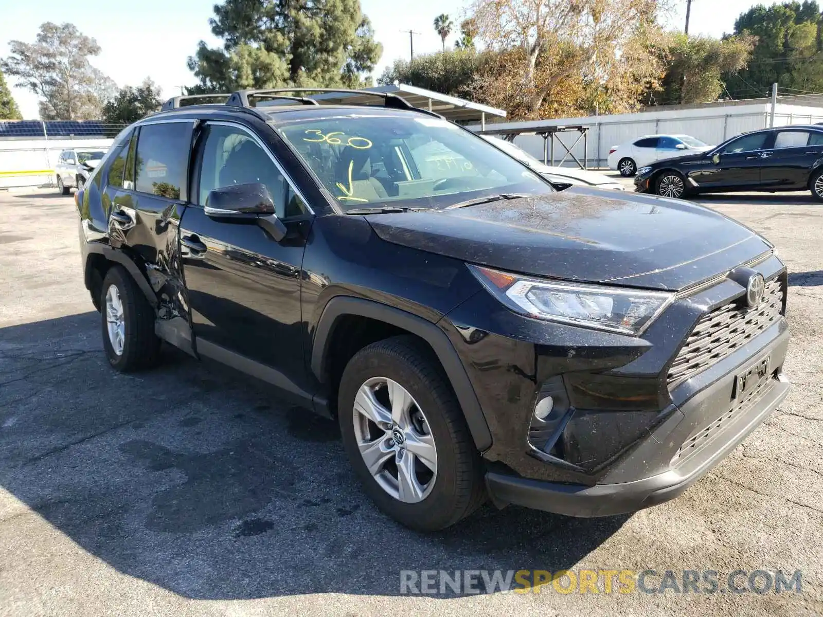 1 Photograph of a damaged car JTMP1RFV4KD018001 TOYOTA RAV4 2019