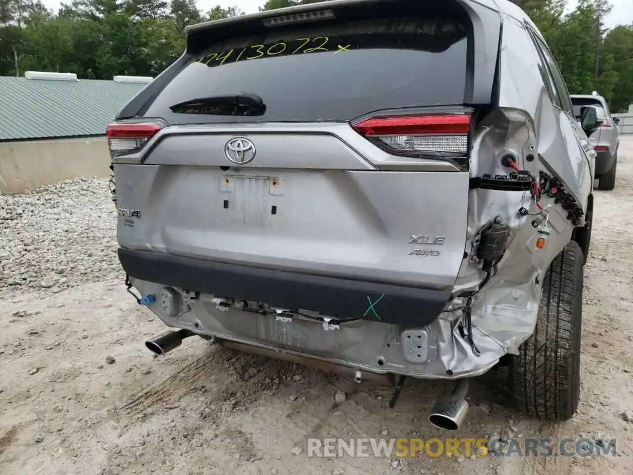 9 Photograph of a damaged car JTMP1RFV4KD030519 TOYOTA RAV4 2019