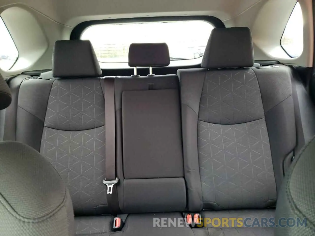 10 Photograph of a damaged car JTMP1RFV4KD032402 TOYOTA RAV4 2019