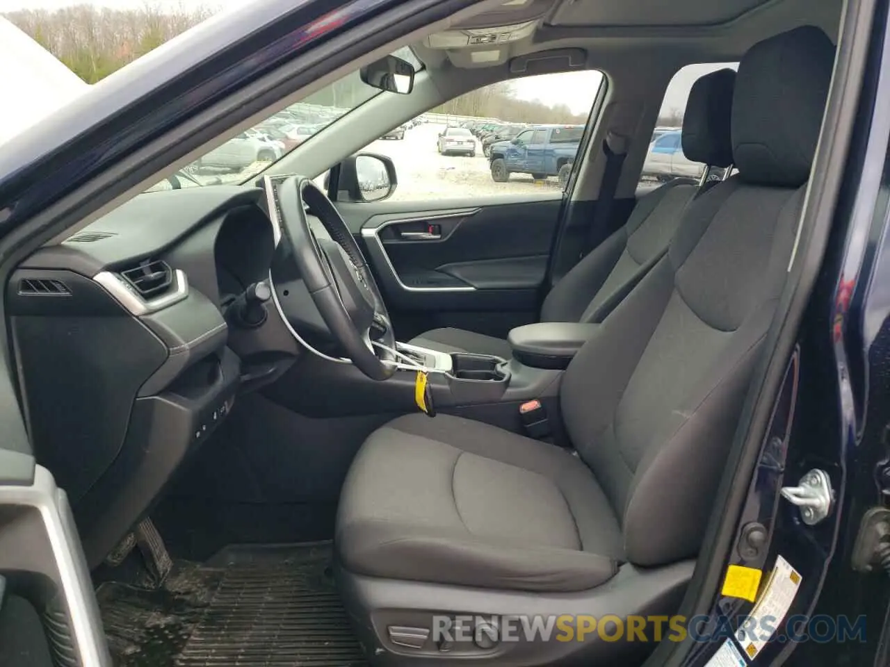 7 Photograph of a damaged car JTMP1RFV4KD032402 TOYOTA RAV4 2019