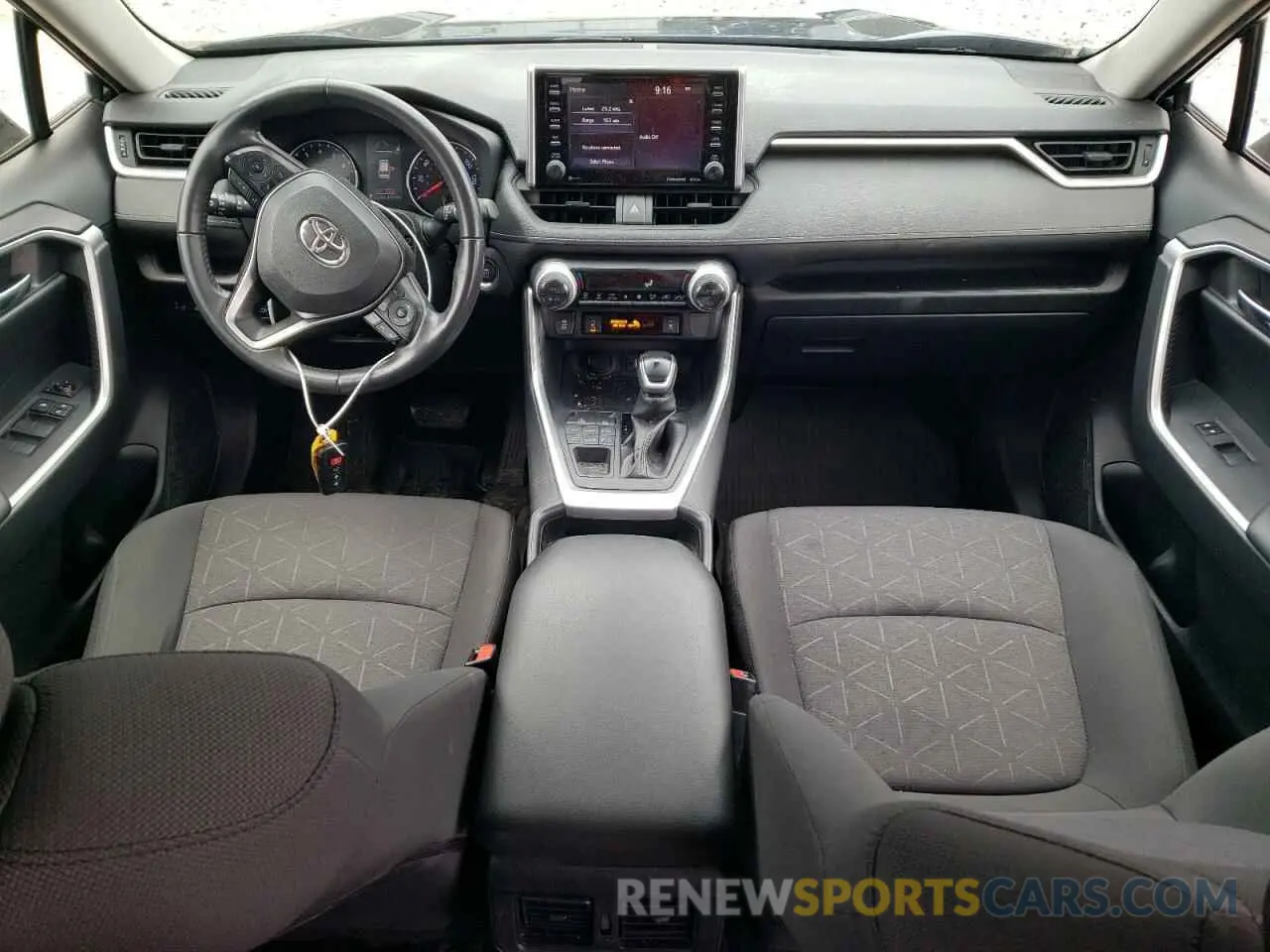 8 Photograph of a damaged car JTMP1RFV4KD032402 TOYOTA RAV4 2019