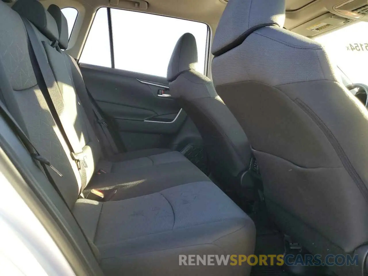 11 Photograph of a damaged car JTMP1RFV4KD035607 TOYOTA RAV4 2019