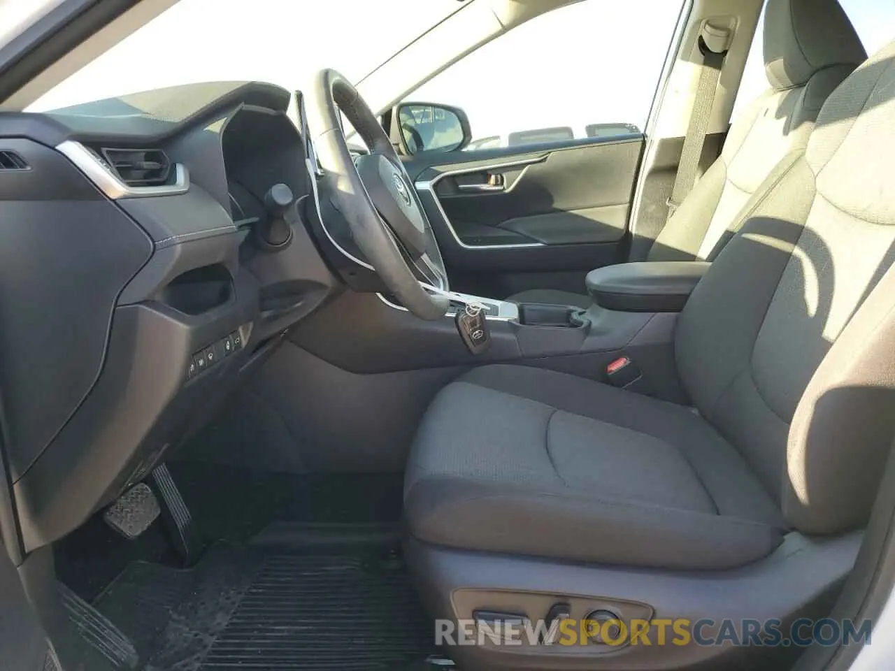 7 Photograph of a damaged car JTMP1RFV4KD035607 TOYOTA RAV4 2019