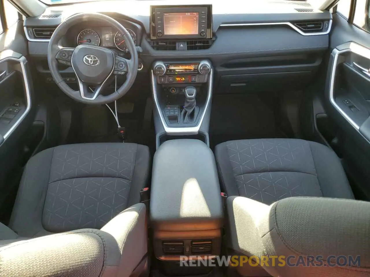 8 Photograph of a damaged car JTMP1RFV4KD035607 TOYOTA RAV4 2019