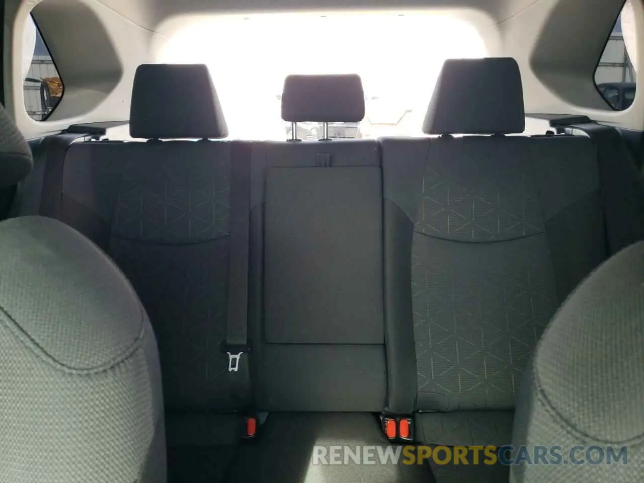 10 Photograph of a damaged car JTMP1RFV4KD038183 TOYOTA RAV4 2019