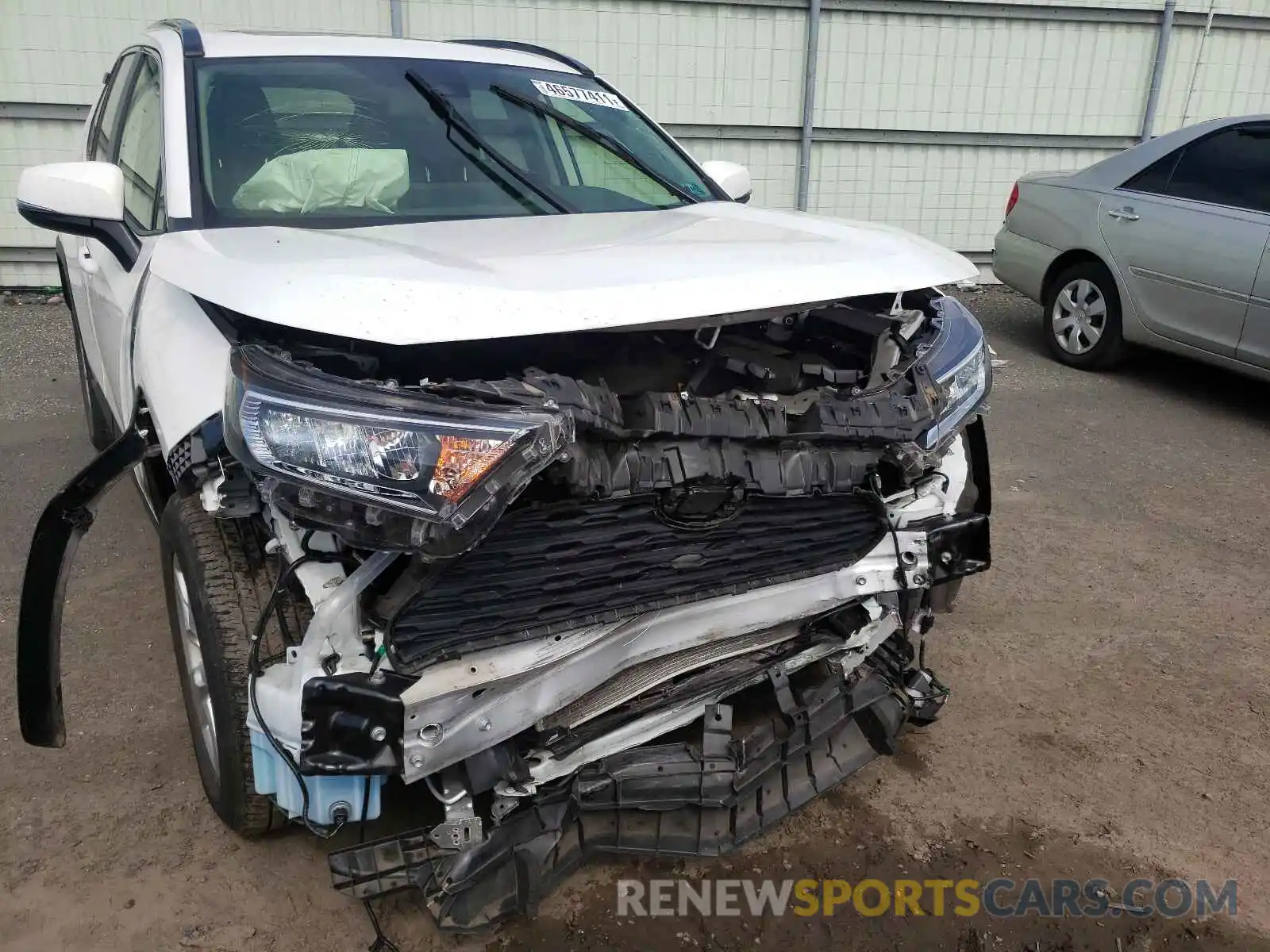 9 Photograph of a damaged car JTMP1RFV4KD041049 TOYOTA RAV4 2019