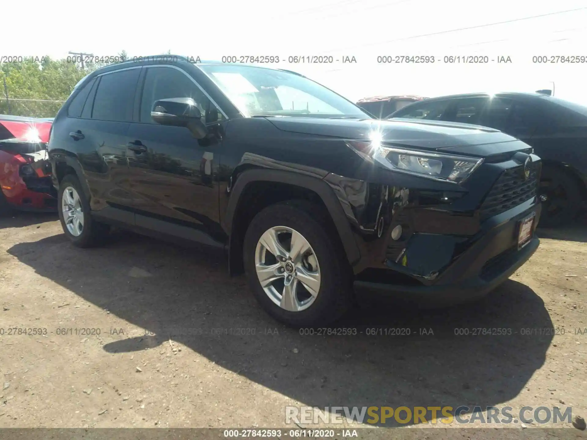 1 Photograph of a damaged car JTMP1RFV4KD502590 TOYOTA RAV4 2019