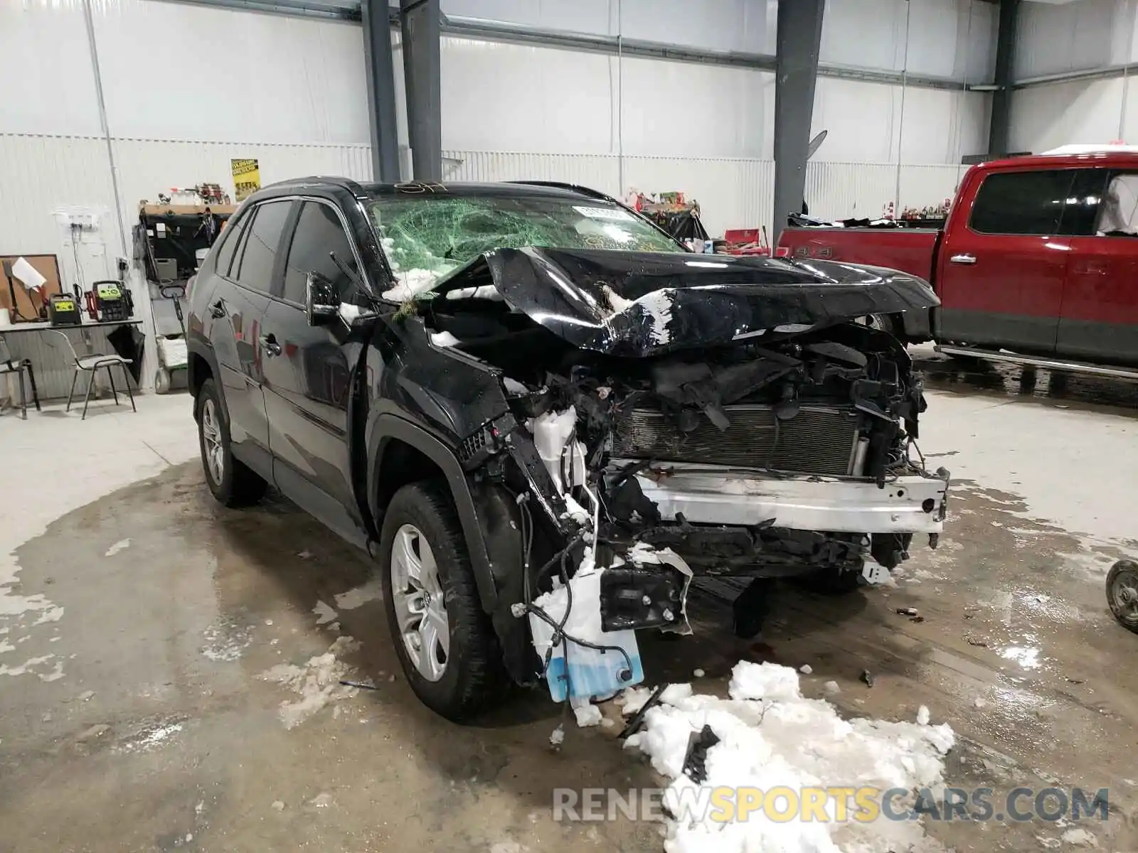 1 Photograph of a damaged car JTMP1RFV4KD510933 TOYOTA RAV4 2019