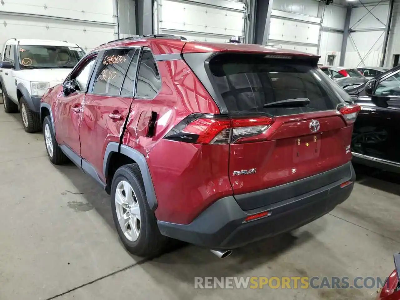 3 Photograph of a damaged car JTMP1RFV4KJ009039 TOYOTA RAV4 2019