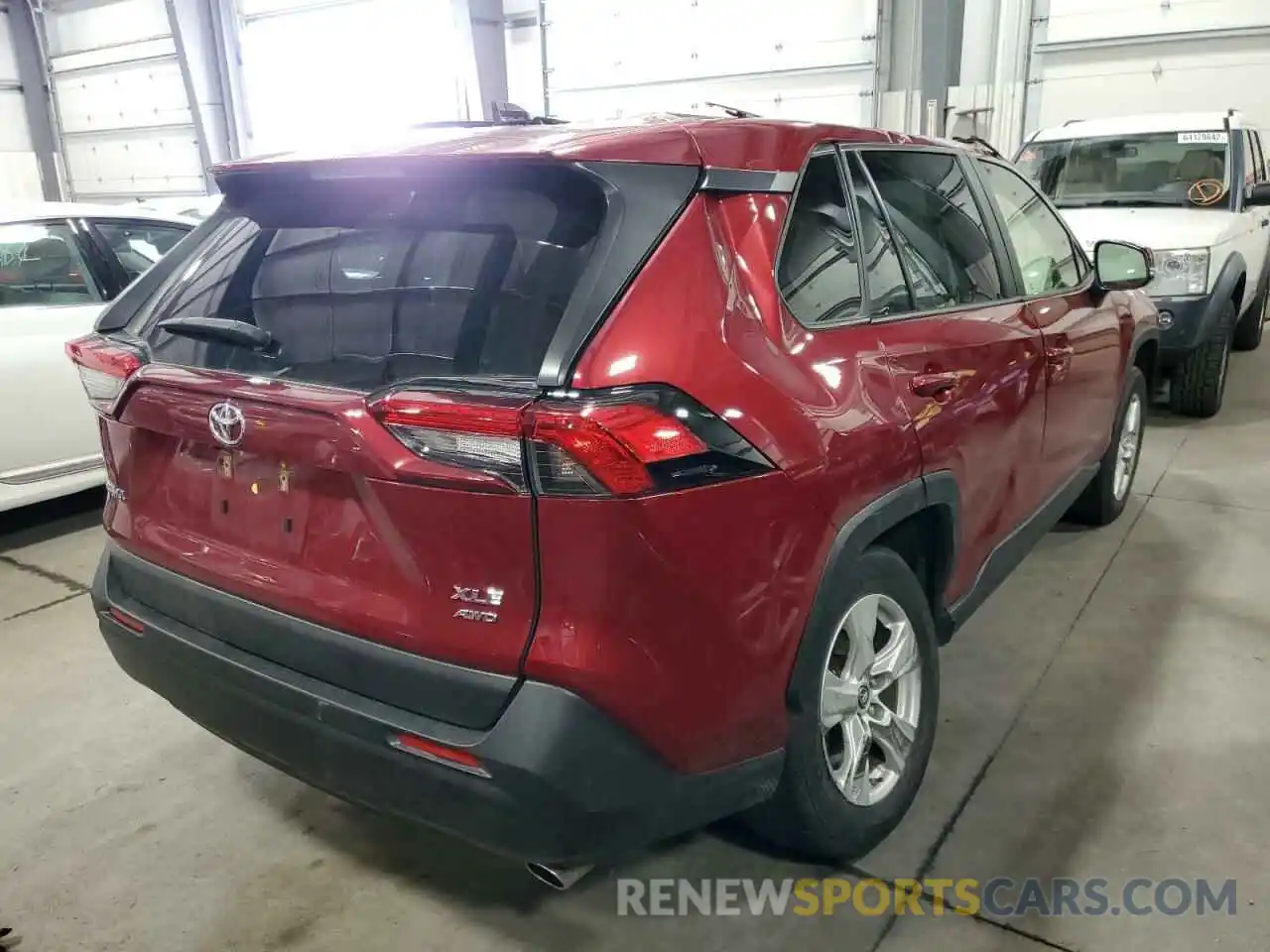 4 Photograph of a damaged car JTMP1RFV4KJ009039 TOYOTA RAV4 2019