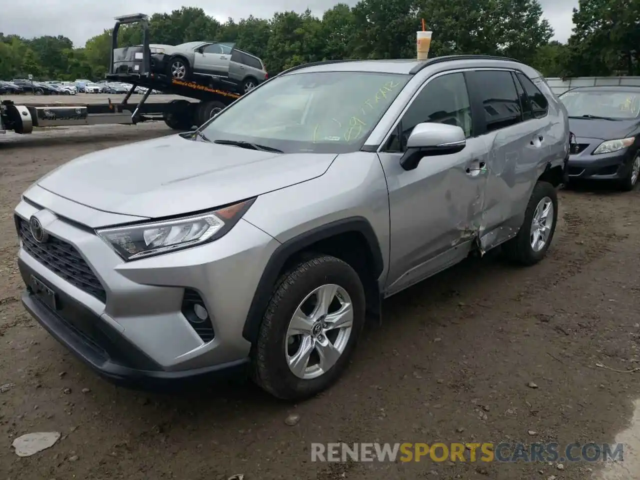 2 Photograph of a damaged car JTMP1RFV4KJ017707 TOYOTA RAV4 2019