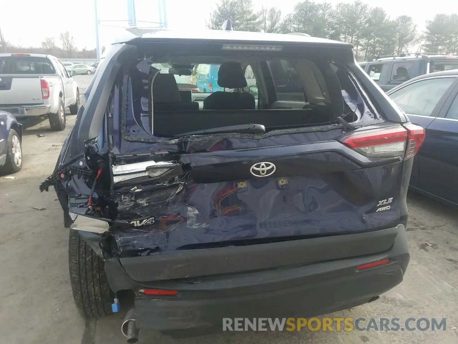 9 Photograph of a damaged car JTMP1RFV4KJ021983 TOYOTA RAV4 2019