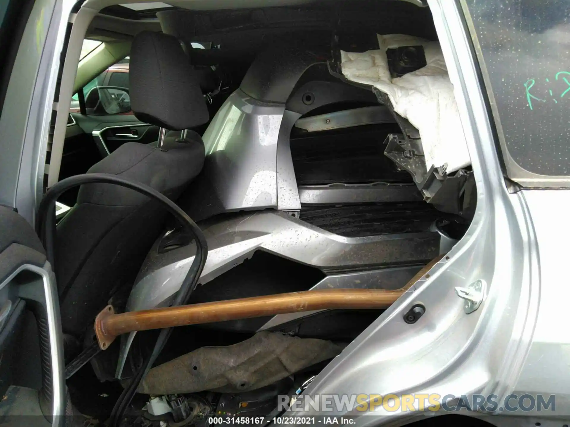 8 Photograph of a damaged car JTMP1RFV5KD004382 TOYOTA RAV4 2019