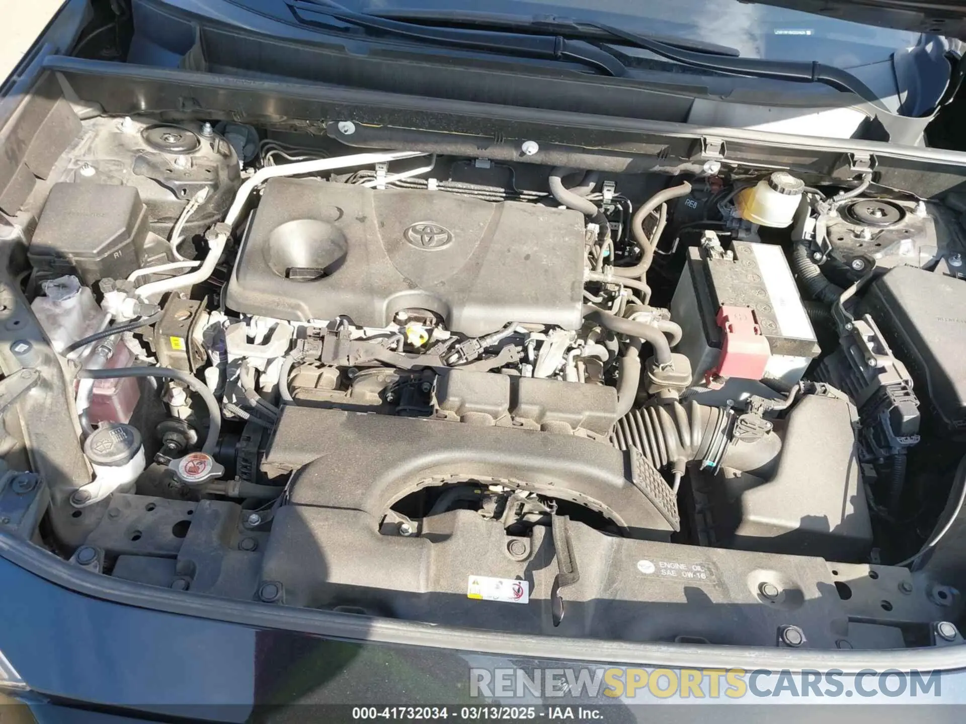 10 Photograph of a damaged car JTMP1RFV5KD009839 TOYOTA RAV4 2019