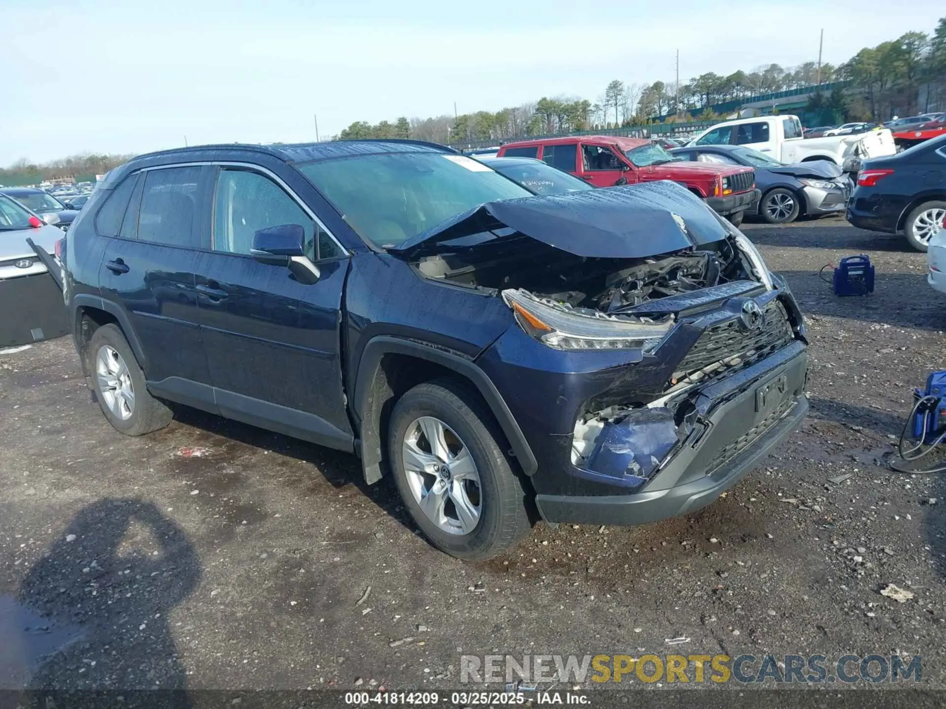 1 Photograph of a damaged car JTMP1RFV5KD023093 TOYOTA RAV4 2019