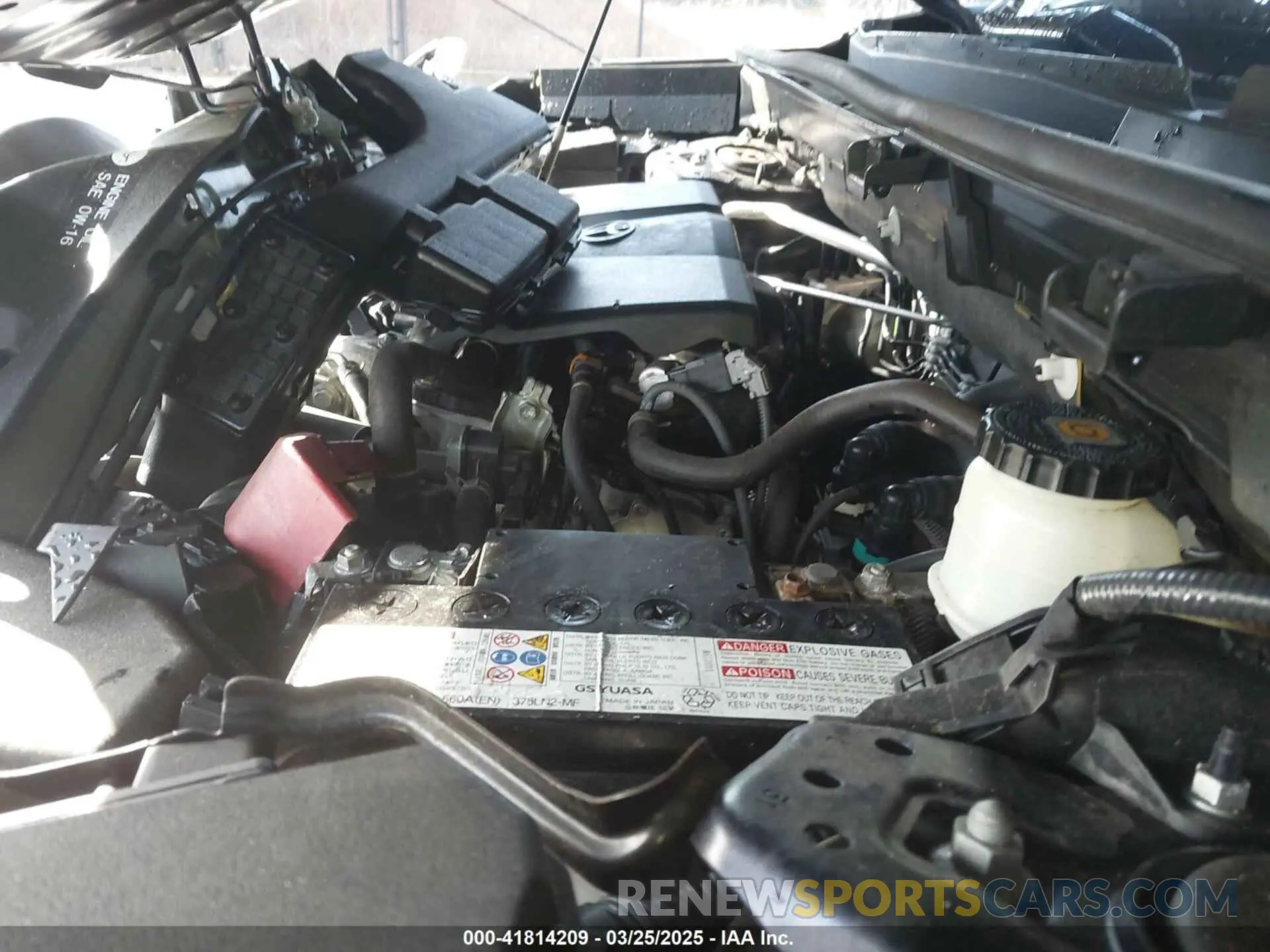 10 Photograph of a damaged car JTMP1RFV5KD023093 TOYOTA RAV4 2019