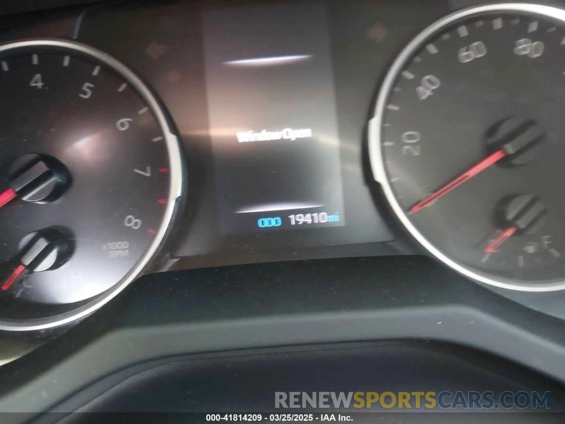 14 Photograph of a damaged car JTMP1RFV5KD023093 TOYOTA RAV4 2019