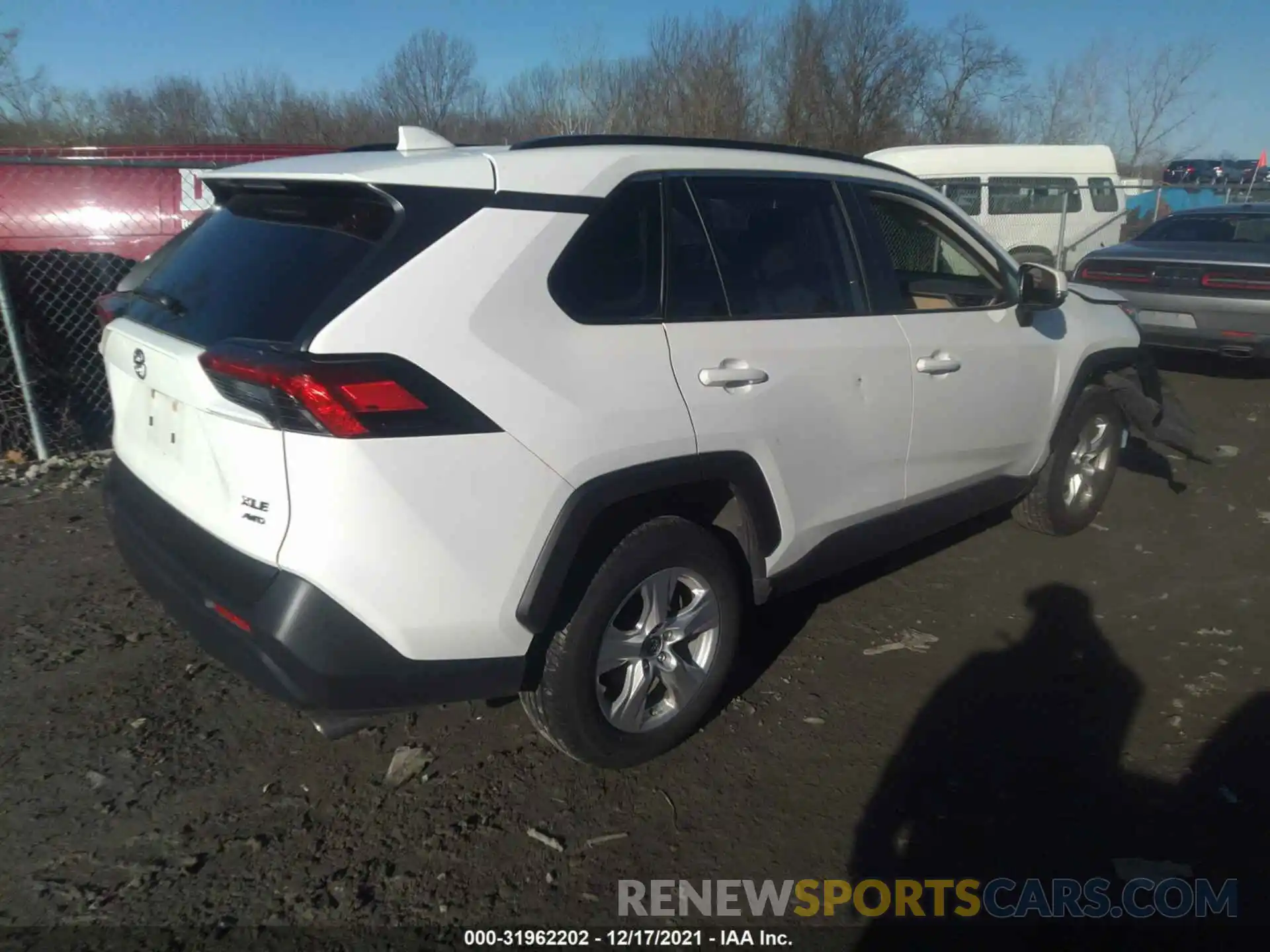 4 Photograph of a damaged car JTMP1RFV5KD024132 TOYOTA RAV4 2019