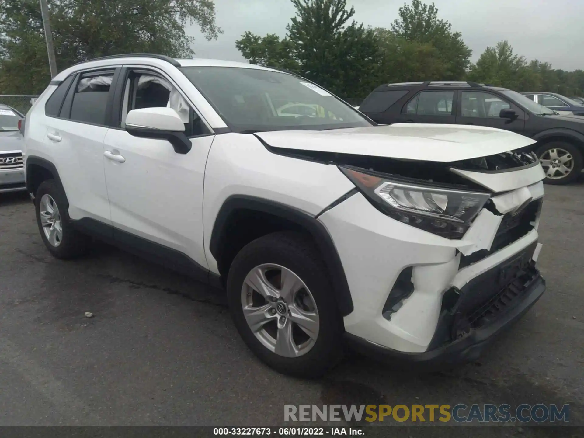 1 Photograph of a damaged car JTMP1RFV5KD027550 TOYOTA RAV4 2019