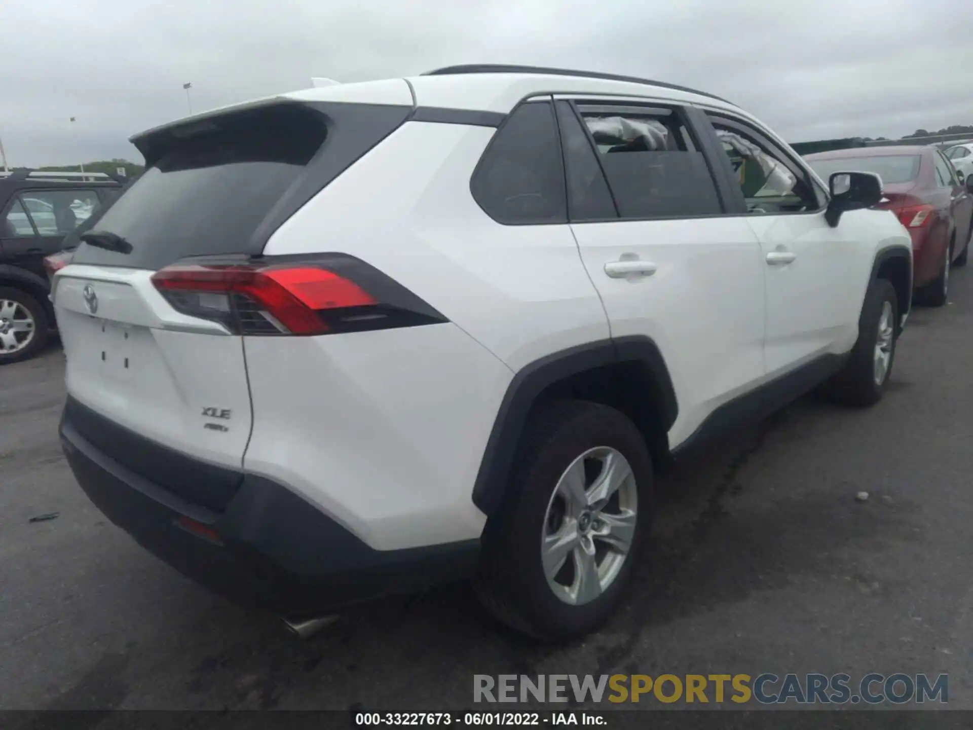 4 Photograph of a damaged car JTMP1RFV5KD027550 TOYOTA RAV4 2019