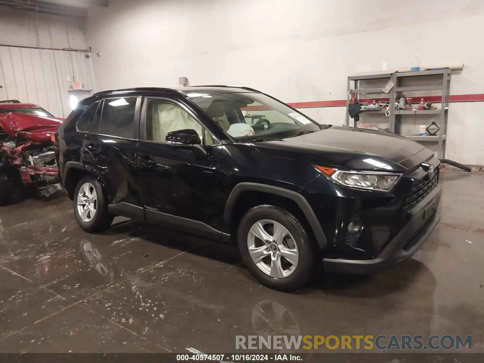 1 Photograph of a damaged car JTMP1RFV5KD028777 TOYOTA RAV4 2019