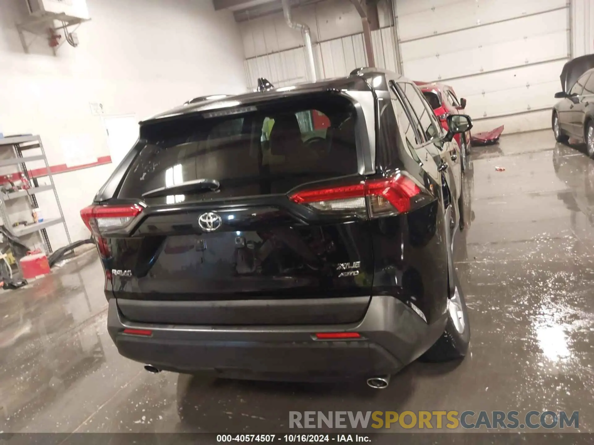 16 Photograph of a damaged car JTMP1RFV5KD028777 TOYOTA RAV4 2019